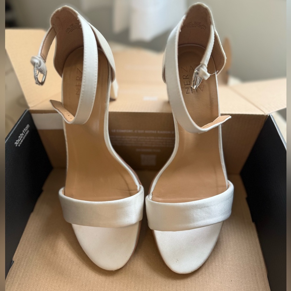 Naturalizer Vera Dress Sandal Heel 9.5W / Peal White Satin